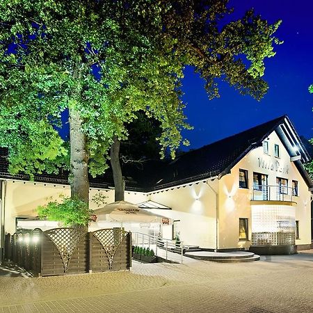 Villa Park Goleniów エクステリア 写真