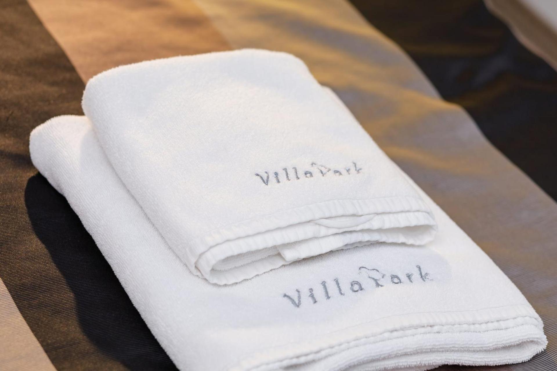 Villa Park Goleniów エクステリア 写真
